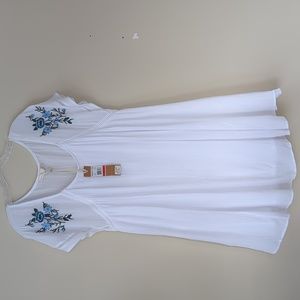 NWT Hailey Lyn Boho Embroidered Floral Crinkled Lined Oversized Dress XS White